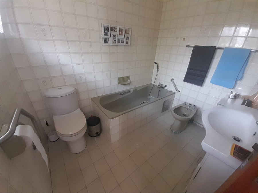 4 Bedroom Property for Sale in Rustenburg Central North West